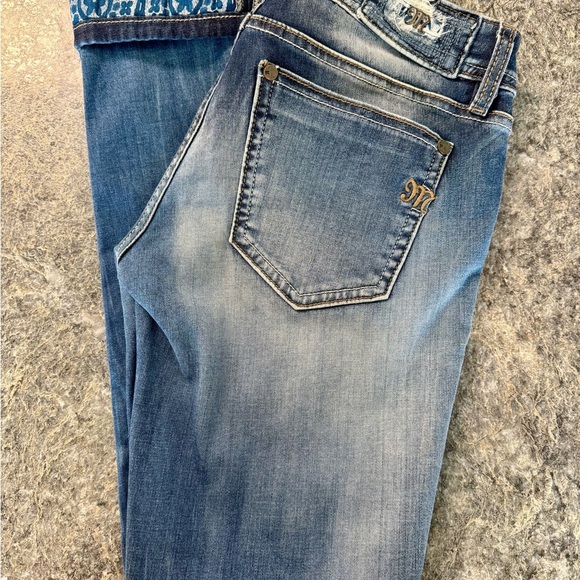 Miss Me Cropped Jeans with Distressed Details - Picture 5 of 5